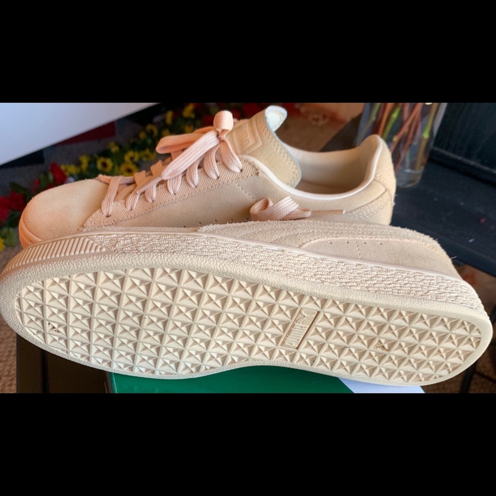 Suede classic tonal Jr. pumas